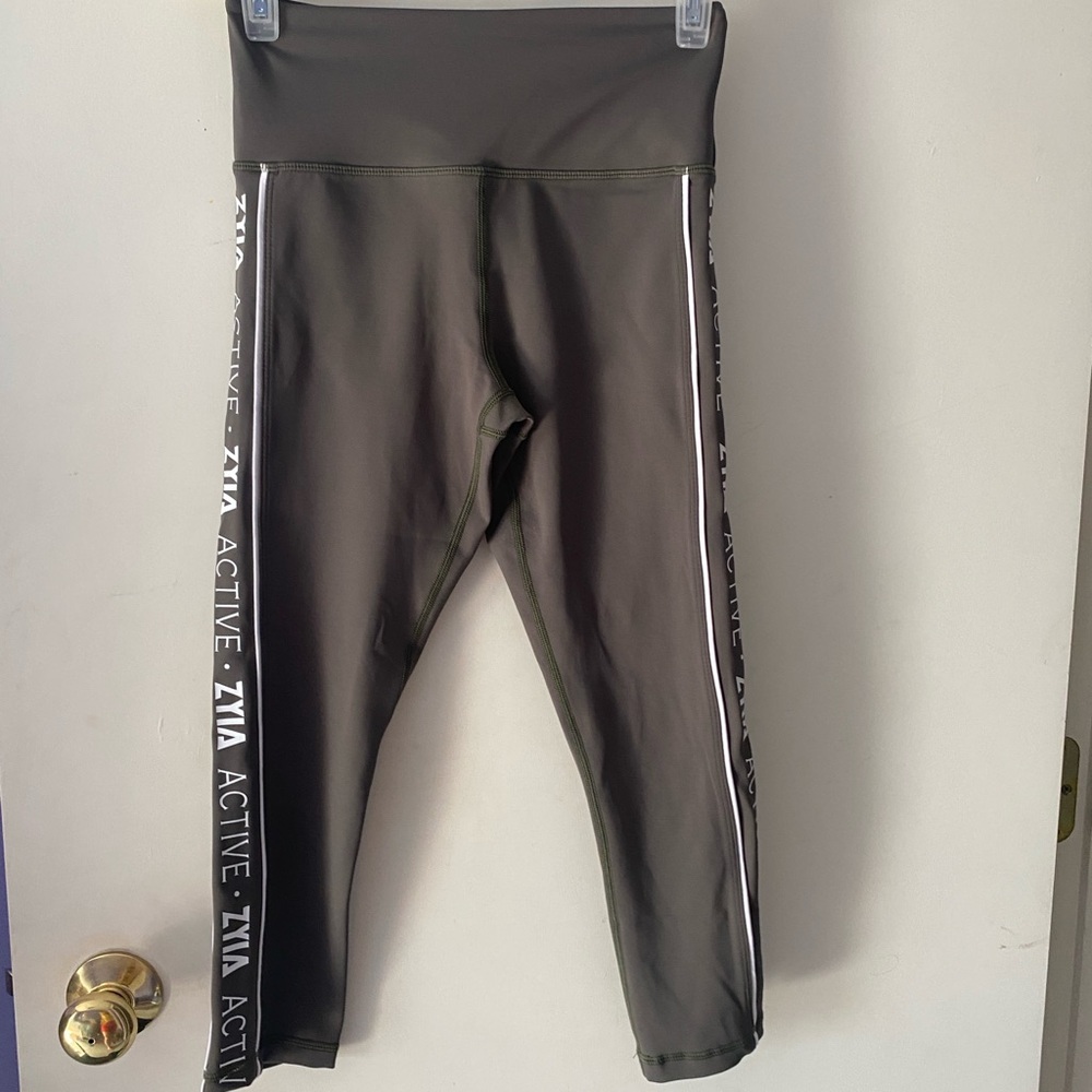 ZYIA Gray Leggings High-Rise Stretchy Bottoms